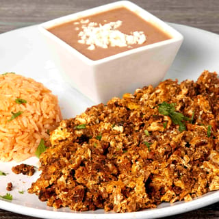 Huevos con Chorizo