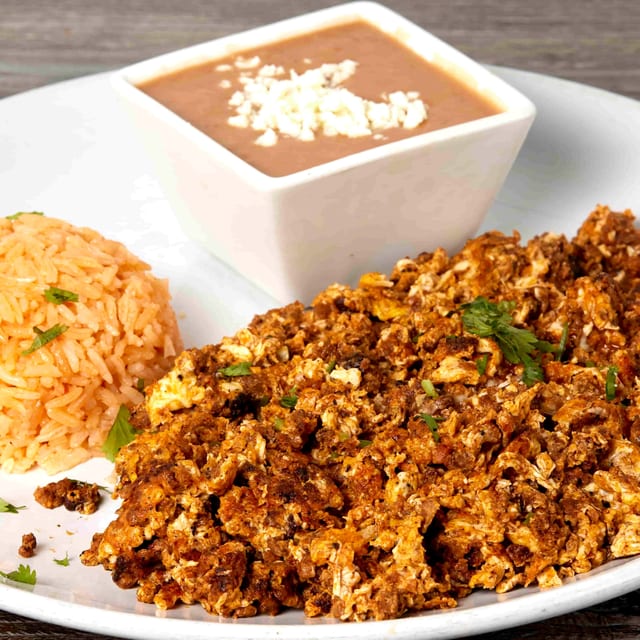 Huevos con Chorizo.